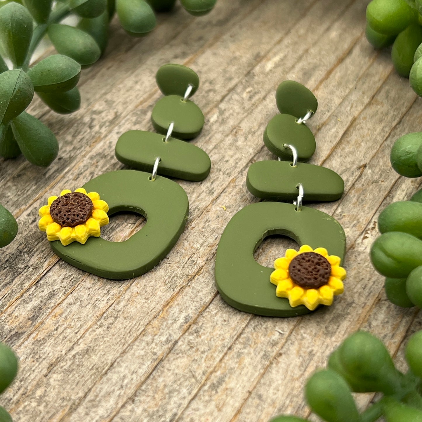 Green Organic Sunflower Accent