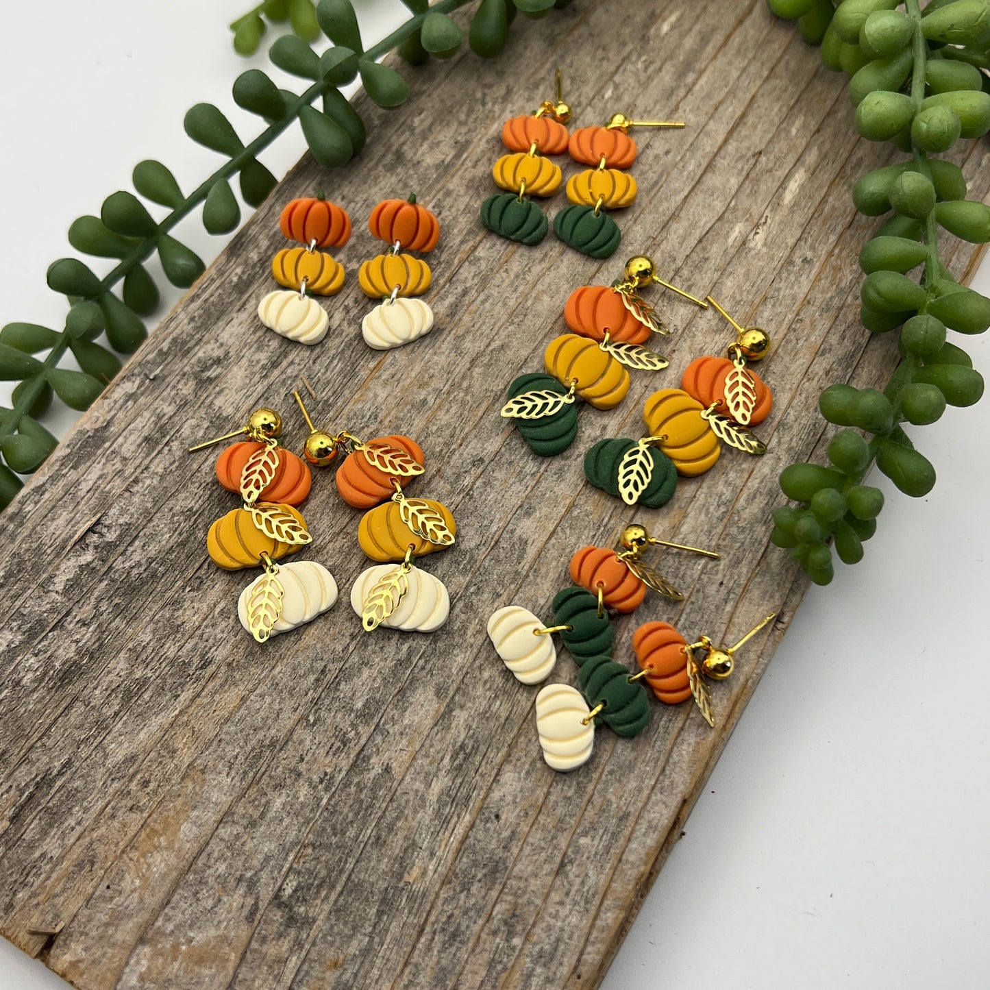 Small Fall Pumpkins With Leaf Accent