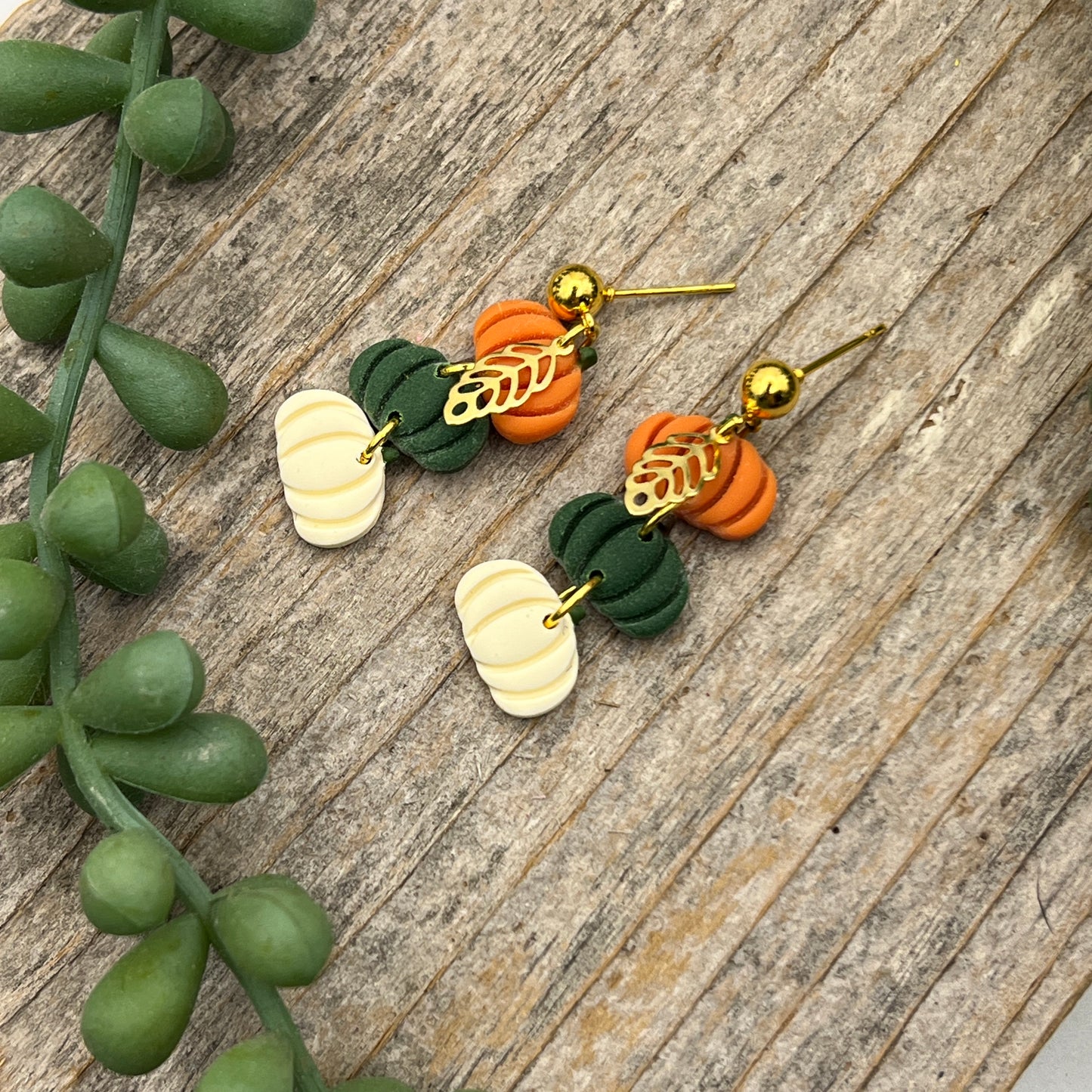 Small Fall Pumpkins With Leaf Accent